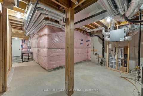 Photo 43 at 7 Holyrood Crescent, Kleinburg, Vaughan