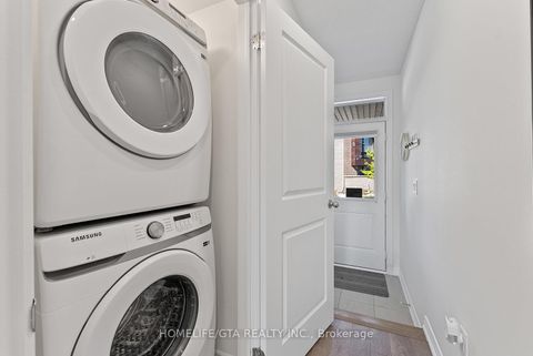 Photo 44 at 7 Holyrood Crescent, Kleinburg, Vaughan