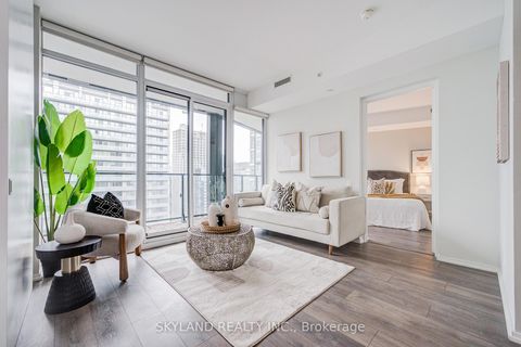 Photo 2 at 3211 - 125 Peter Street, Waterfront Communities C1, Toronto