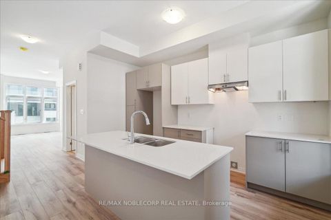 Photo 4 at 16 Tay Lane, Rural Richmond Hill, Richmond Hill