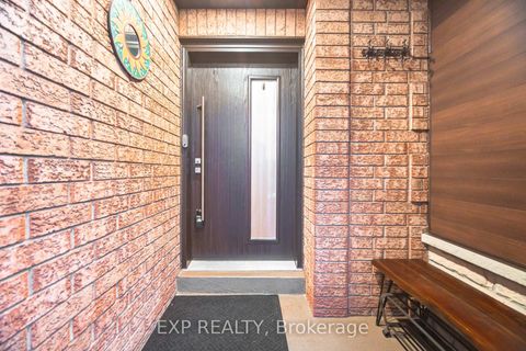 Photo 6 at 118 Solway Avenue, Maple, Vaughan