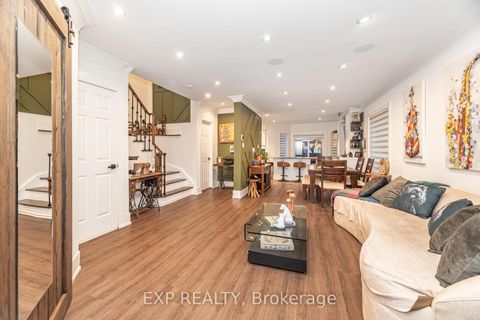 Photo 8 at 118 Solway Avenue, Maple, Vaughan