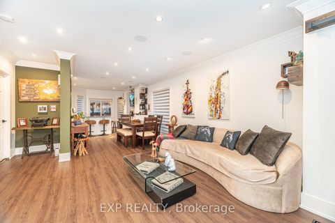 Photo 10 at 118 Solway Avenue, Maple, Vaughan