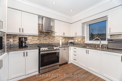Photo 13 at 118 Solway Avenue, Maple, Vaughan