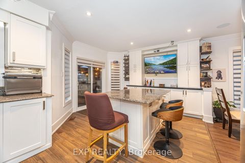 Photo 17 at 118 Solway Avenue, Maple, Vaughan