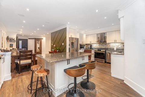 Photo 18 at 118 Solway Avenue, Maple, Vaughan