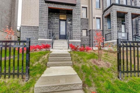 Photo 3 at 117 TENNANT Circle, Vellore Village, Vaughan