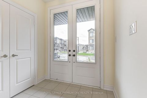 Photo 5 at 117 TENNANT Circle, Vellore Village, Vaughan