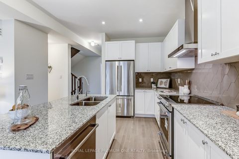 Photo 12 at 117 TENNANT Circle, Vellore Village, Vaughan