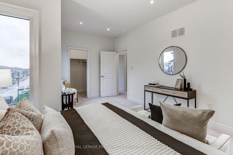 Photo 34 at 117 TENNANT Circle, Vellore Village, Vaughan