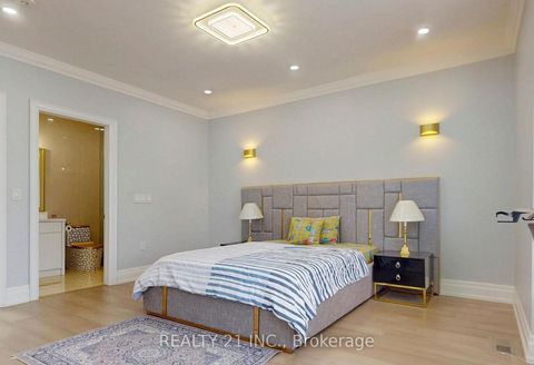 Photo 1 at 36 Craiglee Drive, Cliffside, Toronto