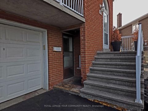 Photo 1 at 9 Stocco Court, West Woodbridge, Vaughan
