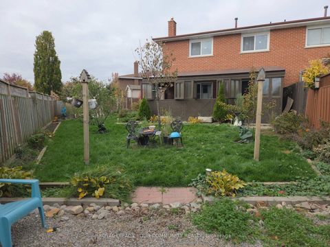 Photo 3 at 9 Stocco Court, West Woodbridge, Vaughan