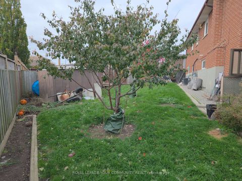 Photo 6 at 9 Stocco Court, West Woodbridge, Vaughan