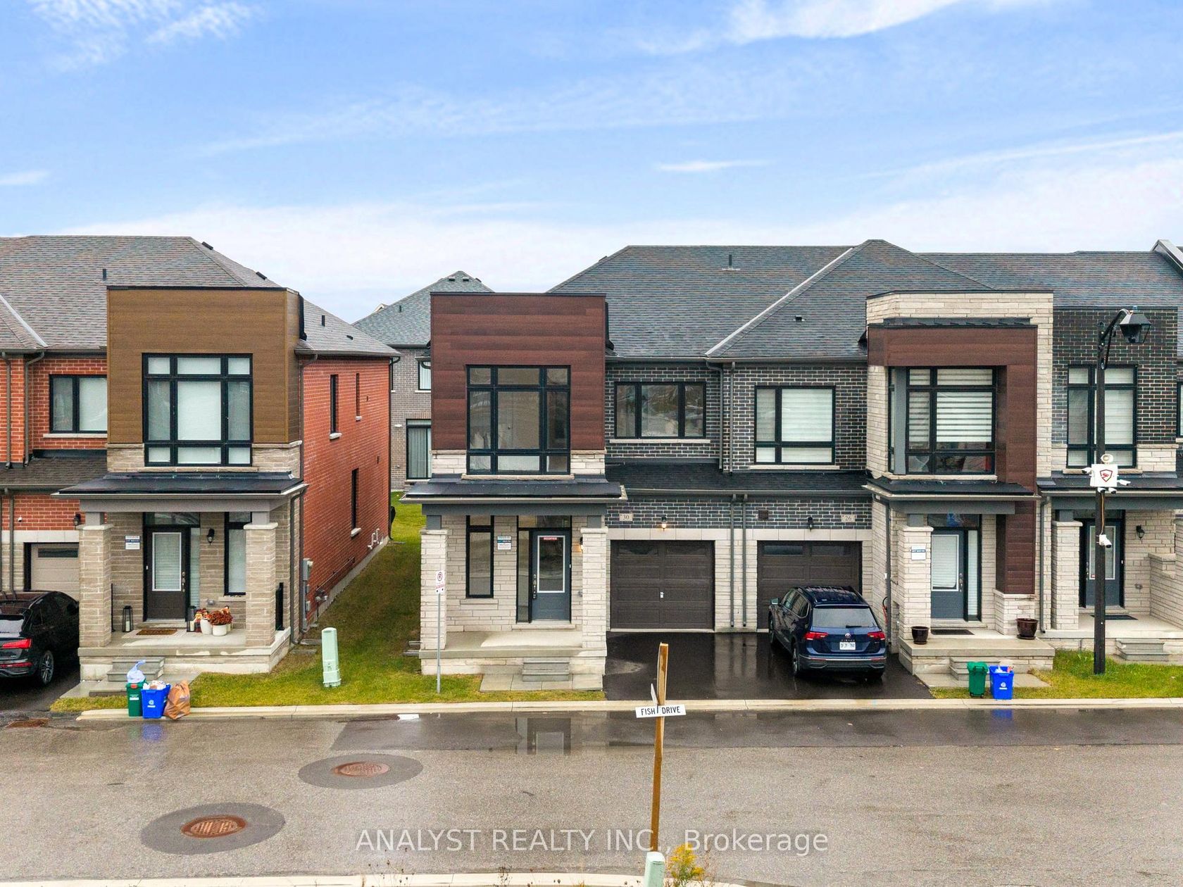 30 Blick Crescent, Bayview Northeast, Aurora photo number 2