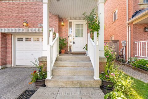 Photo 2 at 82 Pilkington Drive, Birchmount, Toronto