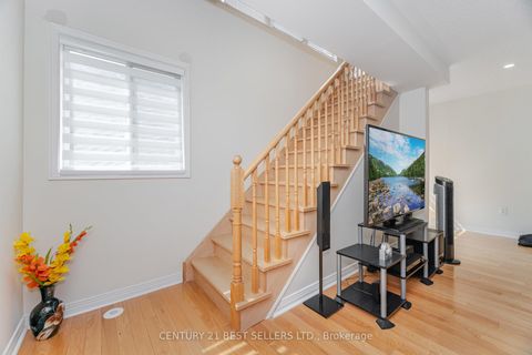 Photo 11 at 82 Pilkington Drive, Birchmount, Toronto