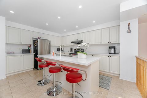 Photo 12 at 82 Pilkington Drive, Birchmount, Toronto