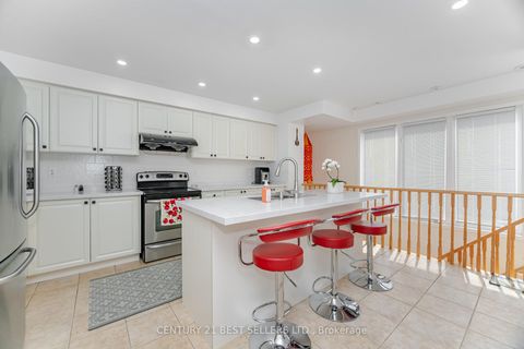 Photo 14 at 82 Pilkington Drive, Birchmount, Toronto