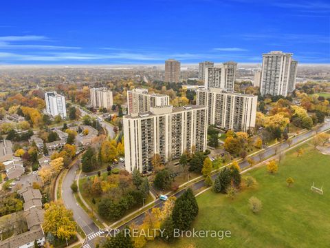Photo 3 at 802 - 260 Seneca Hill Drive, Don Valley Village, Toronto
