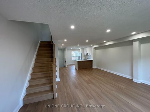 Photo 6 at 7 - 1570 Reeves Gate, GA Glen Abbey, Oakville