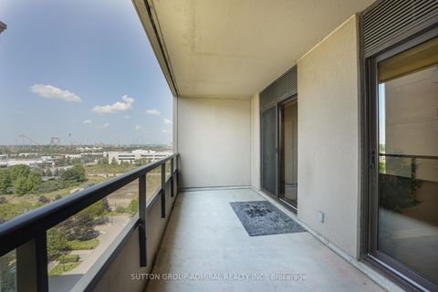 Photo 3 at 1016 - 9255 Jane Street, Maple, Vaughan