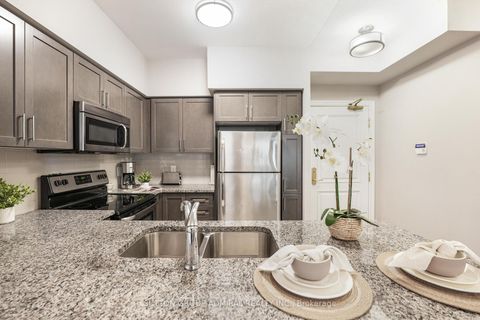 Photo 9 at 1016 - 9255 Jane Street, Maple, Vaughan