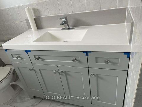 Photo 10 at 190 Pemberton Avenue, Newtonbrook East, Toronto