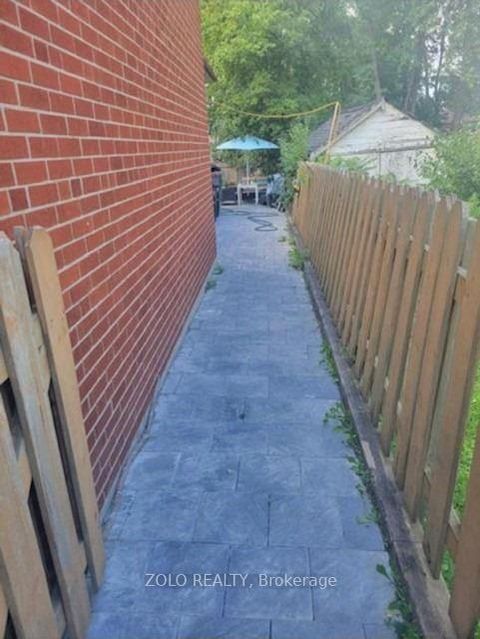 Photo 12 at 190 Pemberton Avenue, Newtonbrook East, Toronto