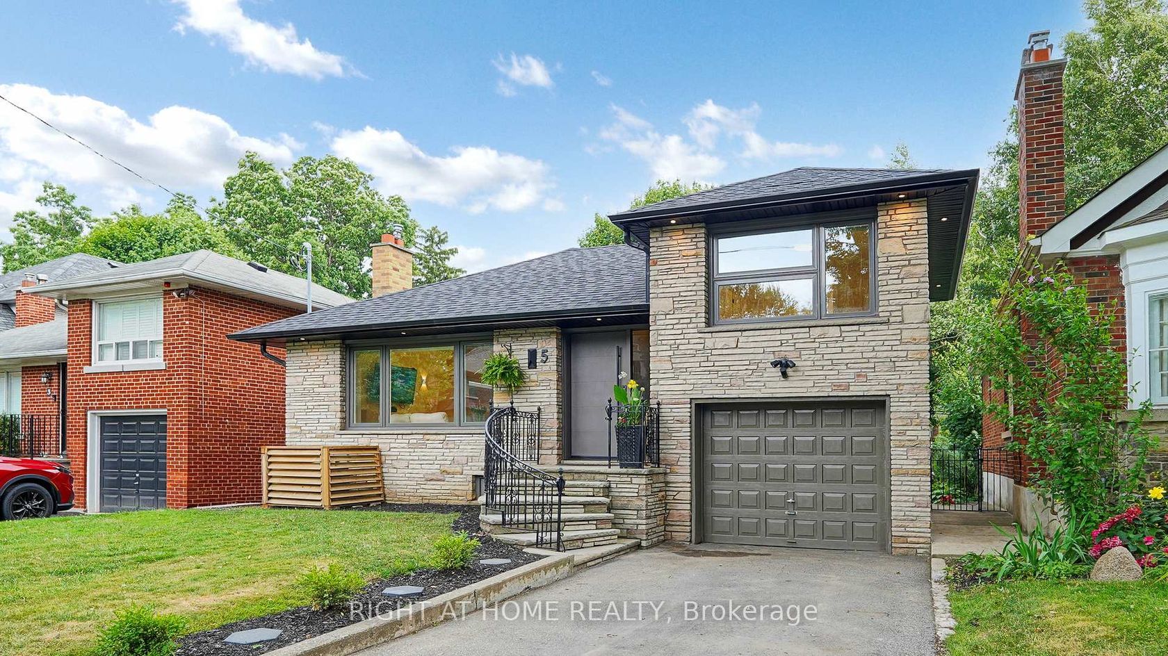 5 Mattice Road, City Centre West, Toronto 