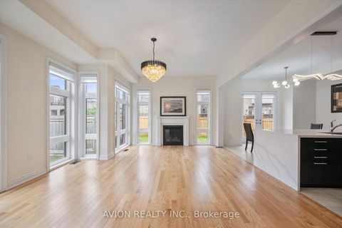 Photo 7 at 2417 Edward Leaver Trail, GA Glen Abbey, Oakville