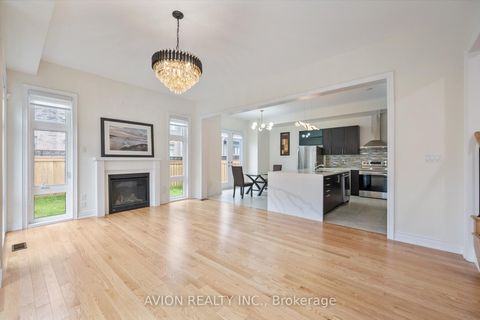 Photo 8 at 2417 Edward Leaver Trail, GA Glen Abbey, Oakville