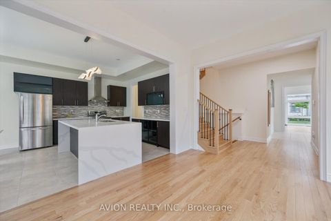 Photo 11 at 2417 Edward Leaver Trail, GA Glen Abbey, Oakville