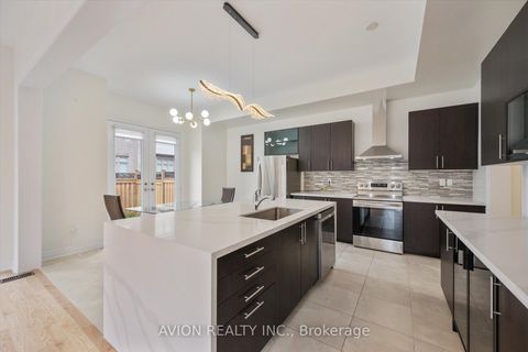 Photo 12 at 2417 Edward Leaver Trail, GA Glen Abbey, Oakville