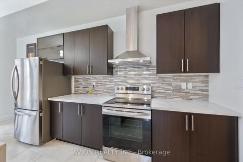 Photo 14 at 2417 Edward Leaver Trail, GA Glen Abbey, Oakville