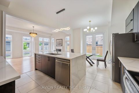 Photo 15 at 2417 Edward Leaver Trail, GA Glen Abbey, Oakville