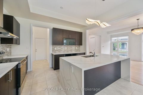 Photo 16 at 2417 Edward Leaver Trail, GA Glen Abbey, Oakville