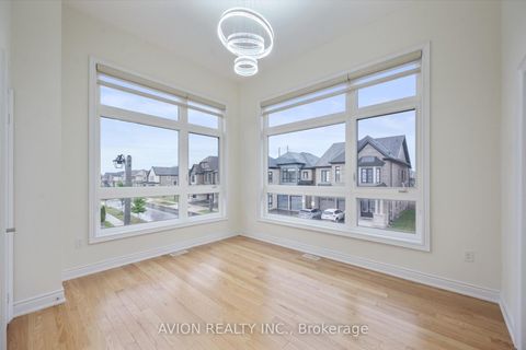 Photo 31 at 2417 Edward Leaver Trail, GA Glen Abbey, Oakville