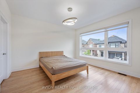 Photo 33 at 2417 Edward Leaver Trail, GA Glen Abbey, Oakville