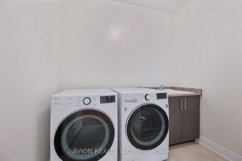 Photo 35 at 2417 Edward Leaver Trail, GA Glen Abbey, Oakville