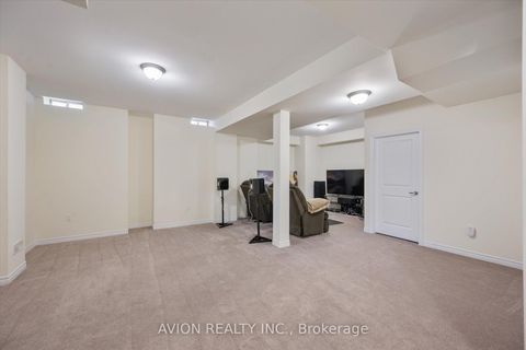 Photo 37 at 2417 Edward Leaver Trail, GA Glen Abbey, Oakville