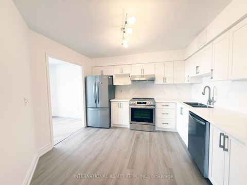 Photo 7 at PH03 - 75 Graydon Hall Drive, Donalda, Toronto