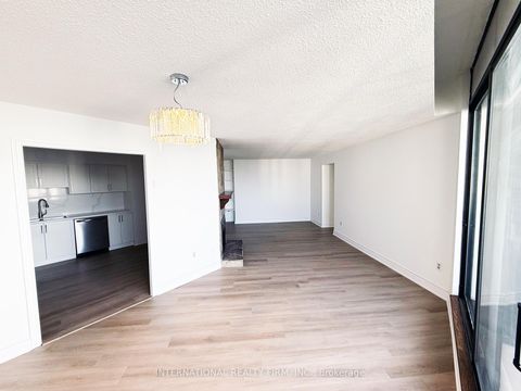 Photo 14 at PH03 - 75 Graydon Hall Drive, Donalda, Toronto