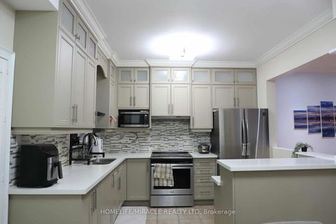 Photo 18 at 243 Venice Gate Drive, Vellore Village, Vaughan