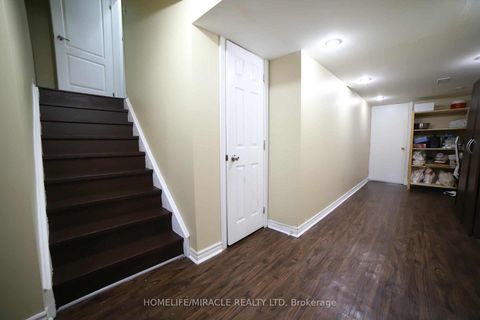 Photo 33 at 243 Venice Gate Drive, Vellore Village, Vaughan