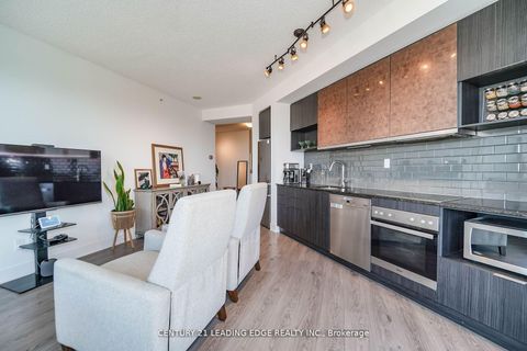 Photo 9 at 525 - 99 The Donway West, Don Mills, Toronto