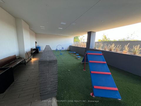 Photo 4 at 512 - 500 Dupont Street, Annex, Toronto