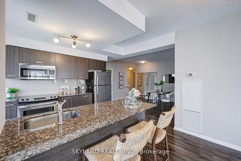 Photo 17 at 805 - 832 Bay Street, Bay Street Corridor, Toronto