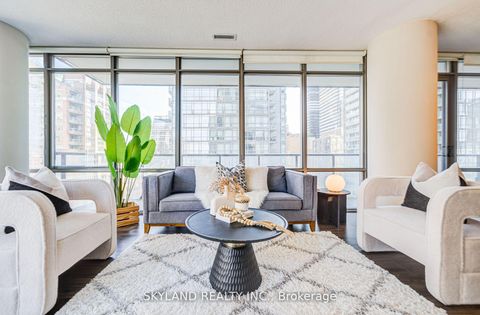 Photo 21 at 805 - 832 Bay Street, Bay Street Corridor, Toronto