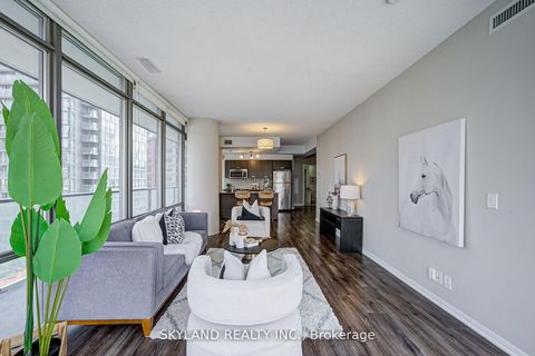 Photo 25 at 805 - 832 Bay Street, Bay Street Corridor, Toronto